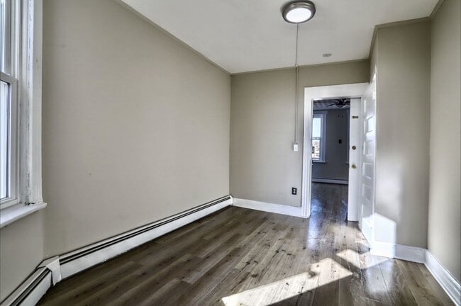 Building Photo - 743 Harrison Ave