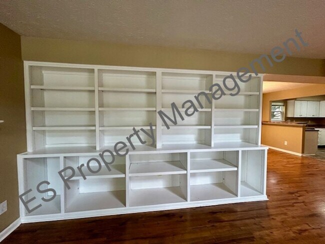 Building Photo - Wonderful 3 Bedroom 2.5 Bathroom Two Story...
