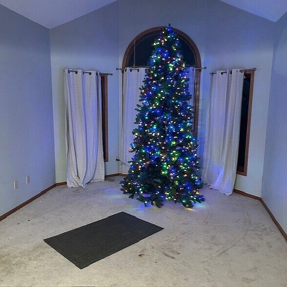 Building Photo - 629 Hawthorne Ln