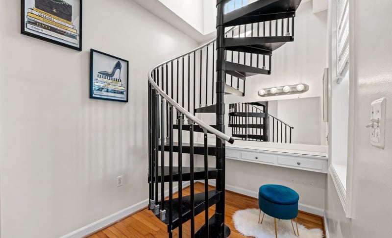 Building Photo - 3303 Foster Ave