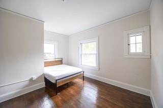 Building Photo - 1516 E 115th St
