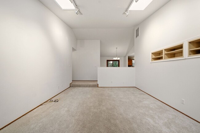 Building Photo - 21979 SW Mandan Dr