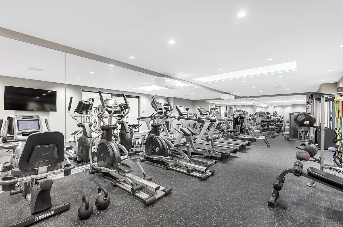 Building Photo - 127 W 112th St