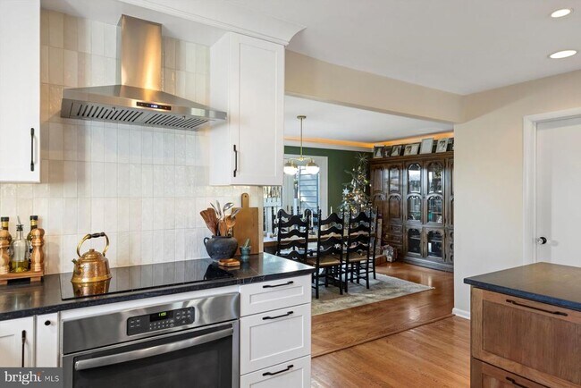 Building Photo - 64 Parchment Dr