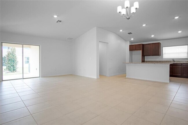 Building Photo - 2906 Lavanda Dr