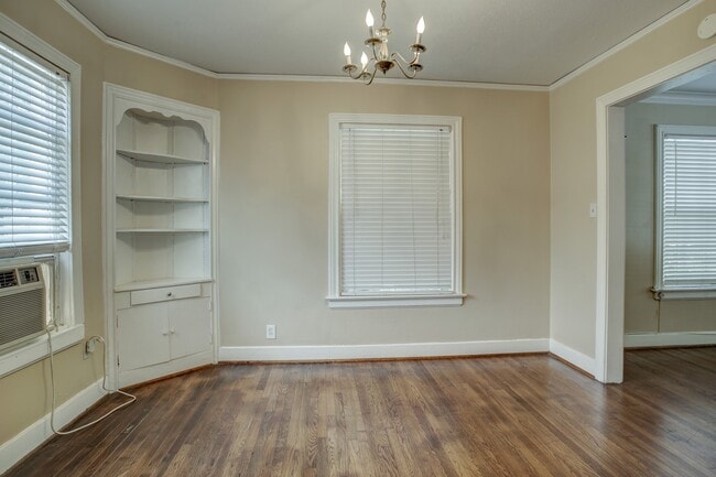 Building Photo - 1935 Richmond Ave