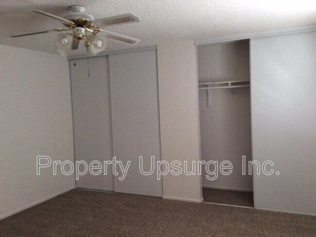 Building Photo - 209 W 10th St