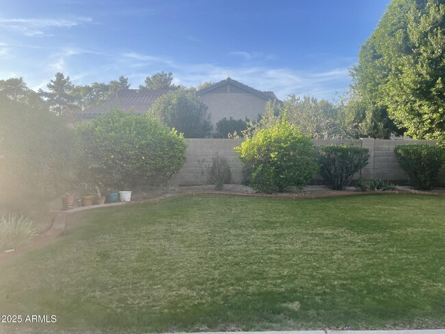 Building Photo - 2165 W Olive Way