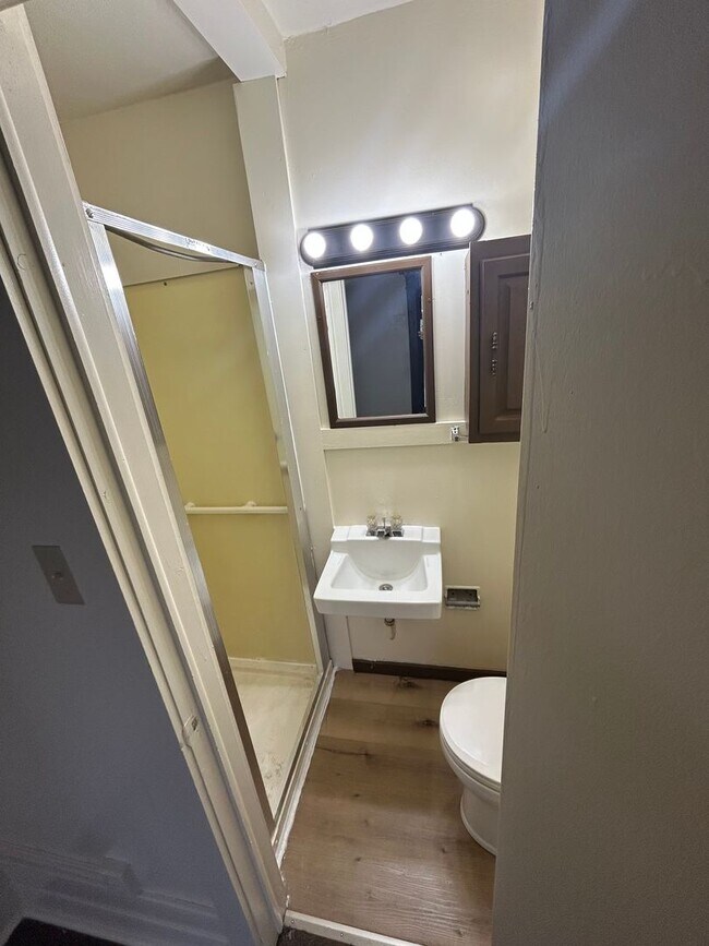 Building Photo - Sunnyside Multi-Family