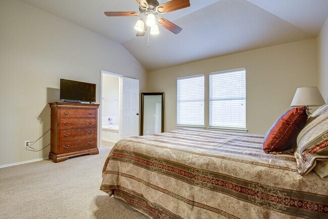 Building Photo - 1112 Mule Deer Rd