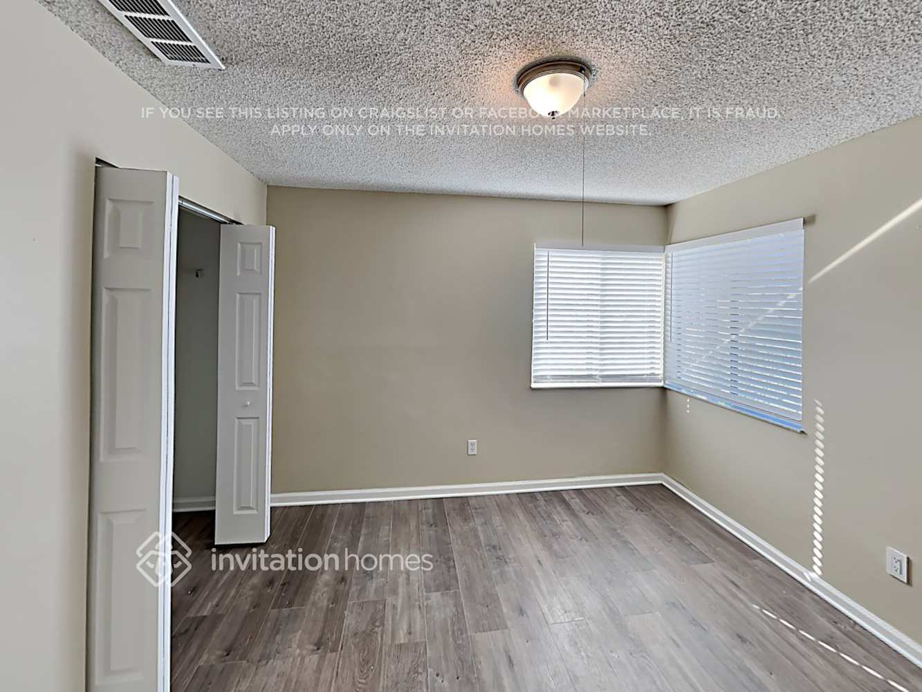 Building Photo - 9664 Carousel Cir S