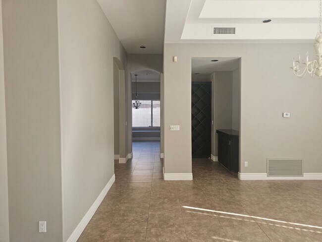 Building Photo - 3 bd 2.5 bth north east scottsdale home with pool