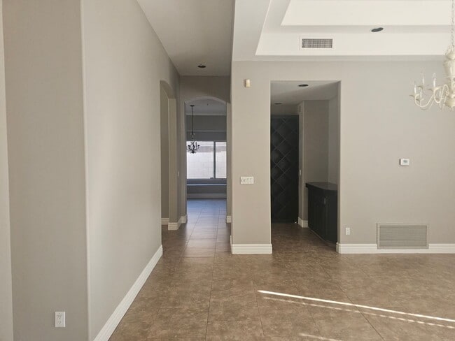 Building Photo - 4 bd 2.5 bth north east scottsdale home with pool