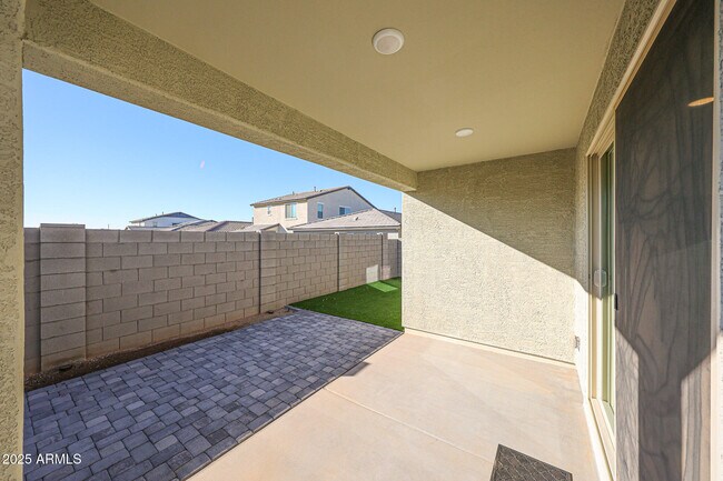 Building Photo - 14651 W Valentine St