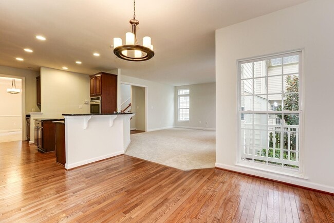 Building Photo - 2705 Mae Wade Ave