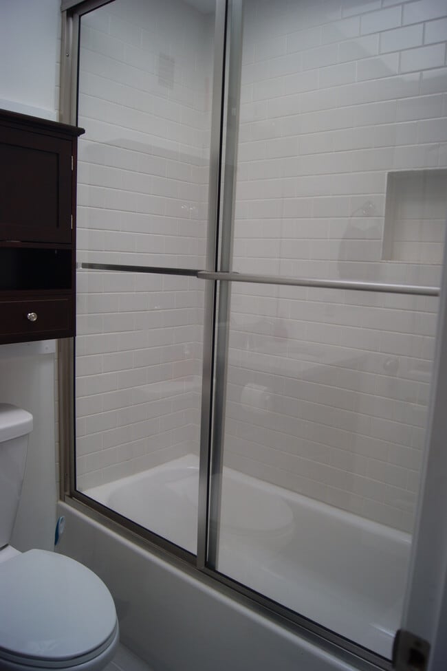 Building Photo - Charming 3 Bedroom/3 Bathroom Townhome in Canton, MD!