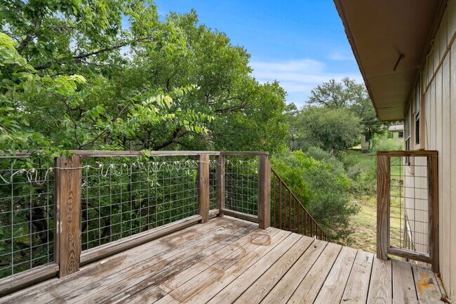 Building Photo - "Spacious 2-Bed, 2-Bath Oasis in the Heart...