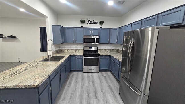 Building Photo - 5205 El Castano Ave