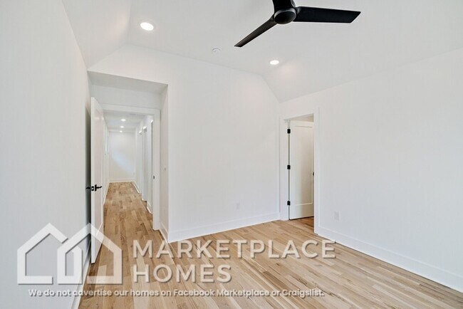 Building Photo - 1113 Leland Ave
