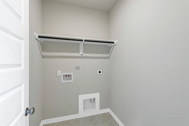 Building Photo - 7138 Clearwater Cv Dr