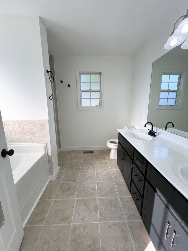 Building Photo - Beautiful Single-Family Home! Bonus Room, ...