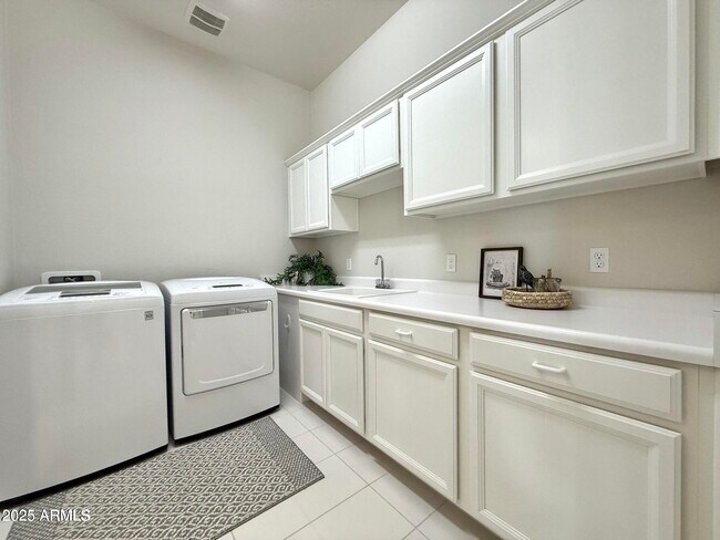 Building Photo - 3780 E Rakestraw Ln