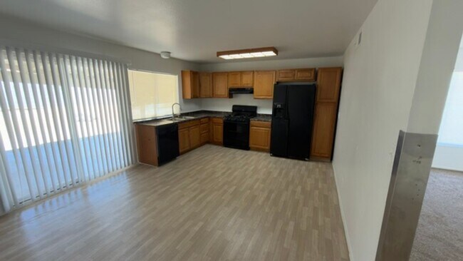 Building Photo - 4295 Sunnyview Ct