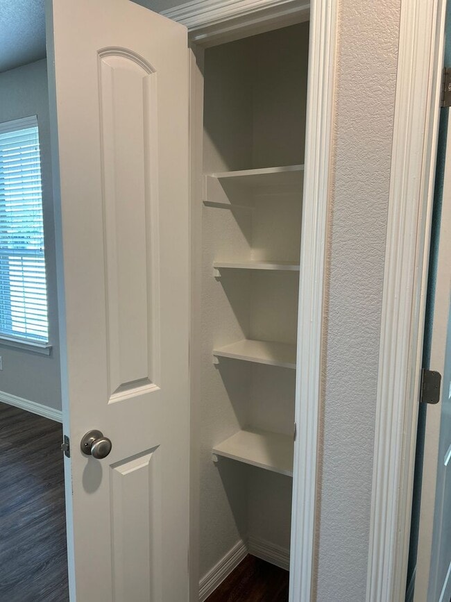 Building Photo - SUMMER MOVE IN SPECIAL