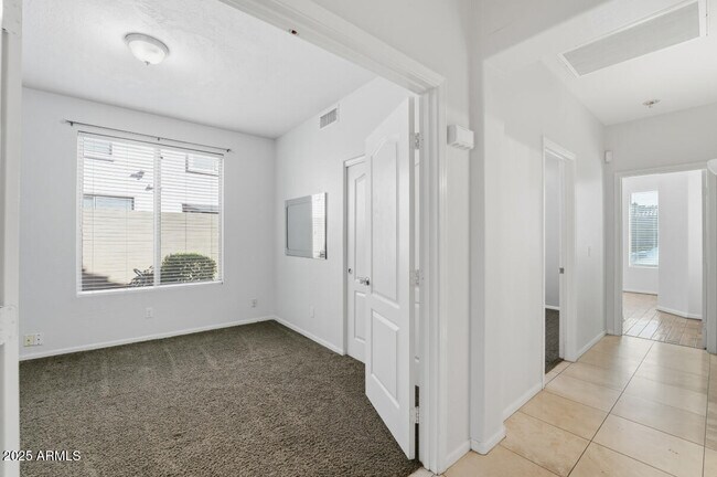 Building Photo - 7180 W Trails Dr