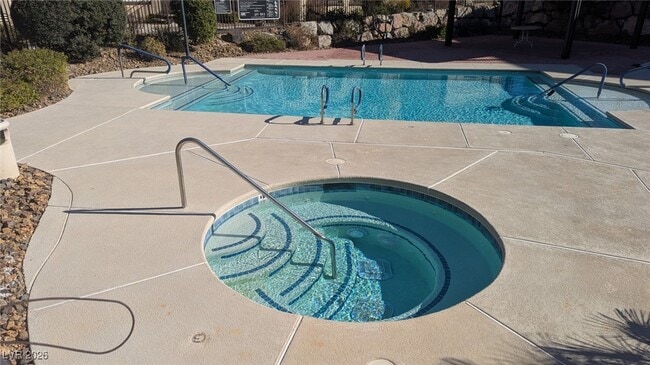 Building Photo - 2291 W Horizon Ridge Pkwy