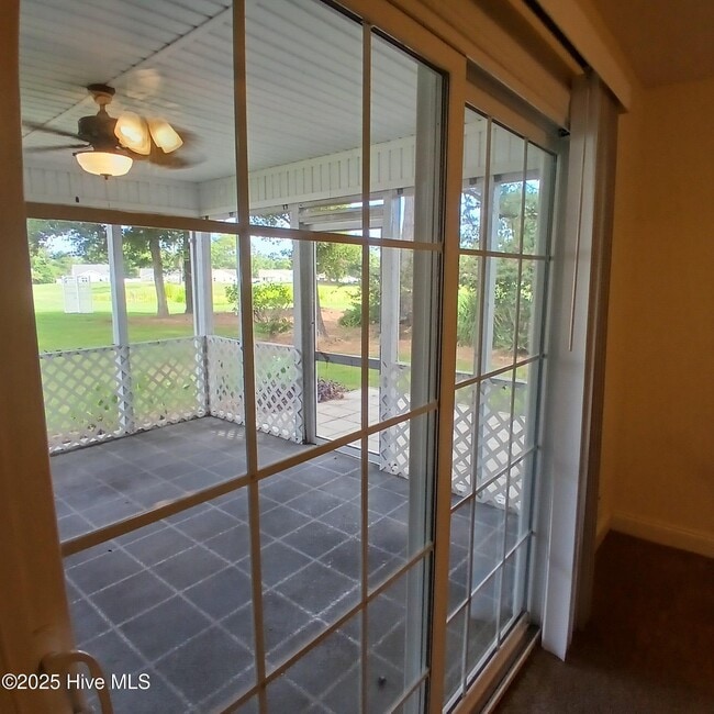 Building Photo - 4999 Glen Cove Dr SE