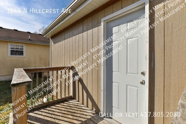 Building Photo - 1644 N Hillcrest Ave