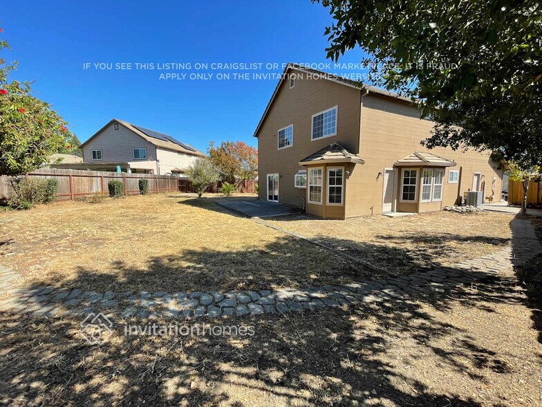 Building Photo - 850 Thetford Pl