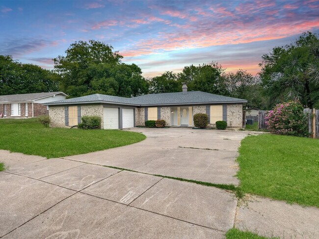 Primary Photo - 9704 Leland Ln