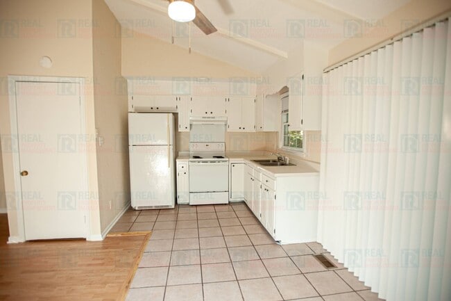 Building Photo - 8722 Rollingwood Rd