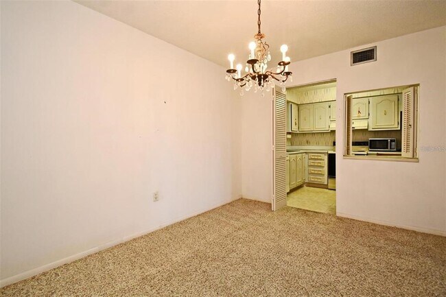 Building Photo - 536 Orange Dr