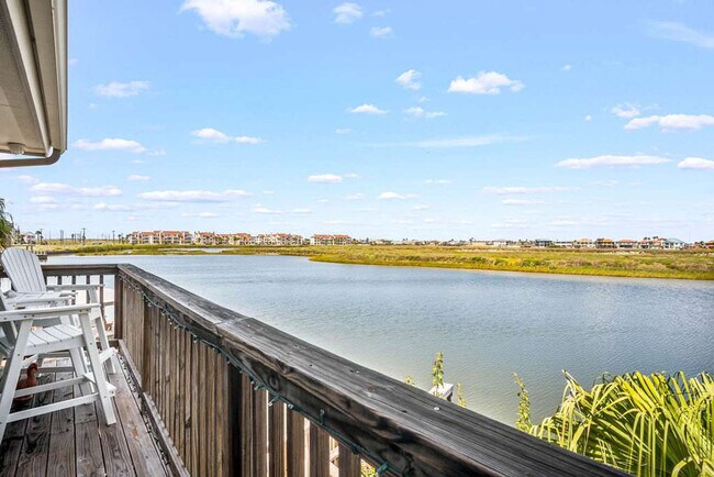 Building Photo - 15209 Leeward Dr