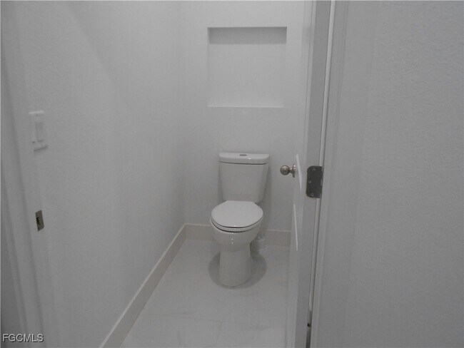 Building Photo - 6033 Kumquat Cir