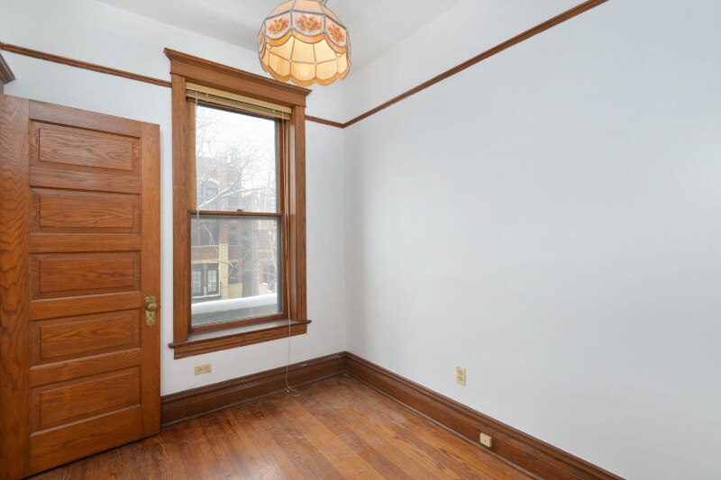 Building Photo - 3231 N Seminary Ave