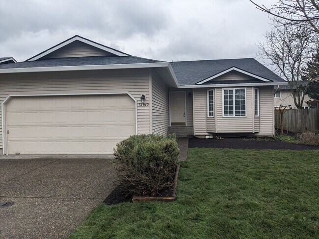 Building Photo - Amazing 3 bedroom home