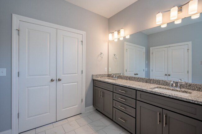 Building Photo - **LIKE NEW, EXECUTIVE HOME IN SOUGHT-AFTER LADD PARK NEIGHBORHOOD, FRANKLIN, TN**