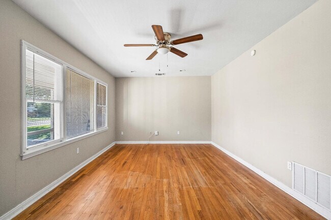 Building Photo - 2514 36th St
