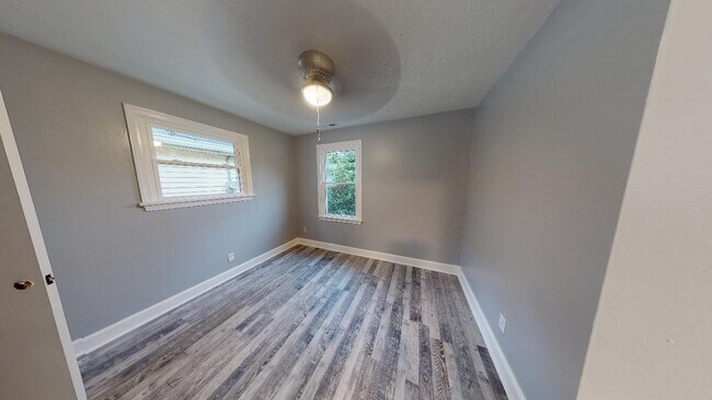 Building Photo - 1619 Bluegrass Ave