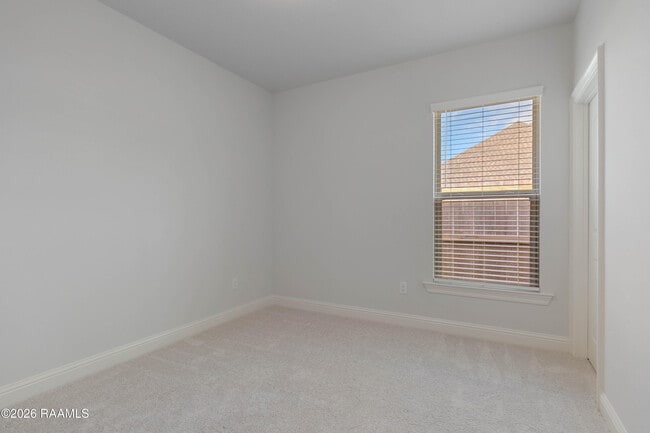 Building Photo - 102 Gilded Ln