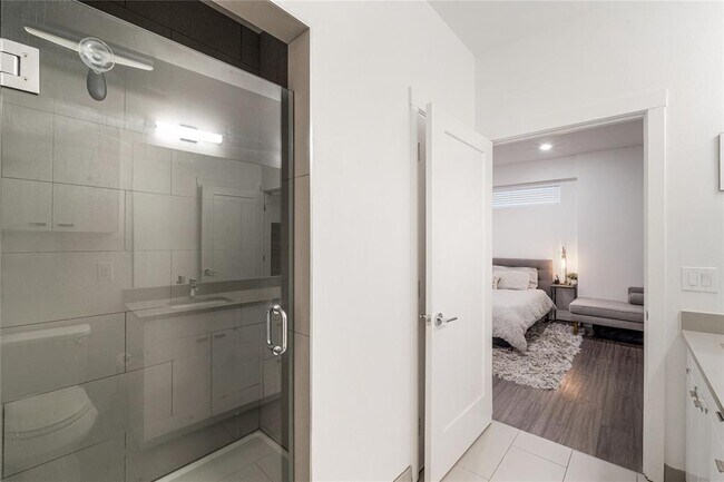 Building Photo - 4361 S Congress Ave