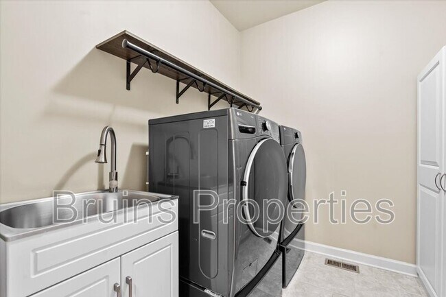 Building Photo - 6005 New Bailey Tr