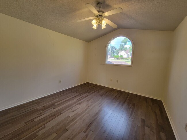Building Photo - Cypress Lake S/D home in Lake Park