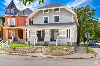 Building Photo - 857-859 Wilson Ave