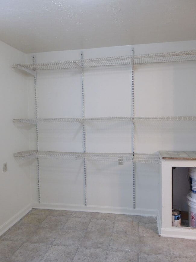 Building Photo - Remodeled 3BR/1BA House off of Taylor Blvd.