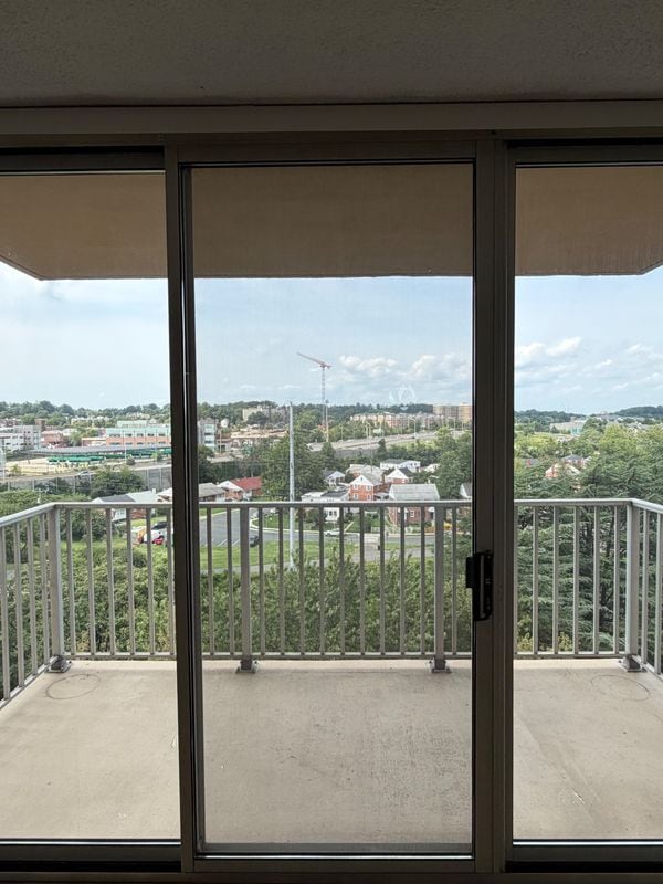 Building Photo - 1225 Martha Custis Dr